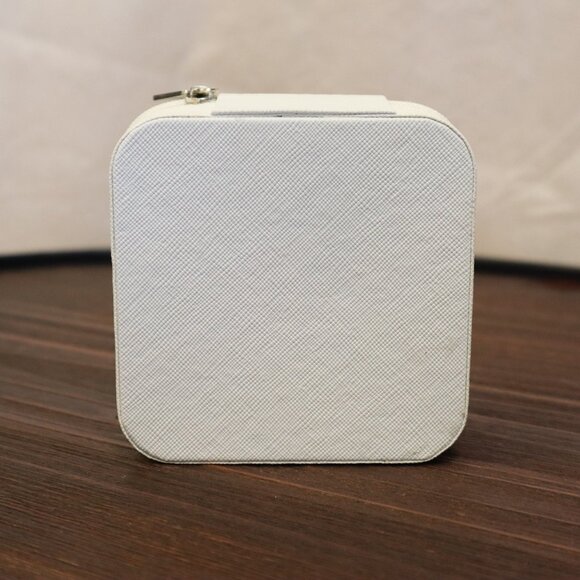 Small White Travel Jewelry Case With Mirror & "Love You More" Text - Picture 7 of 11